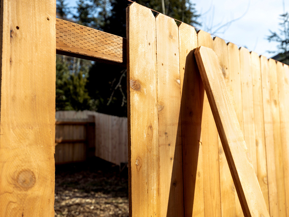 Daphne Alabama DIY Fence Installation