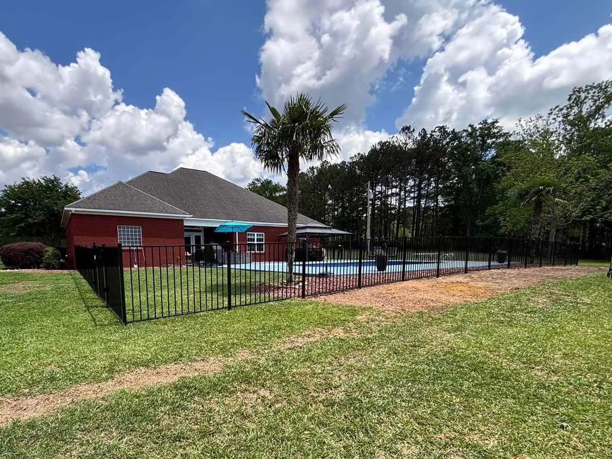 Aluminum fence mobile alabama fence company 101525 03