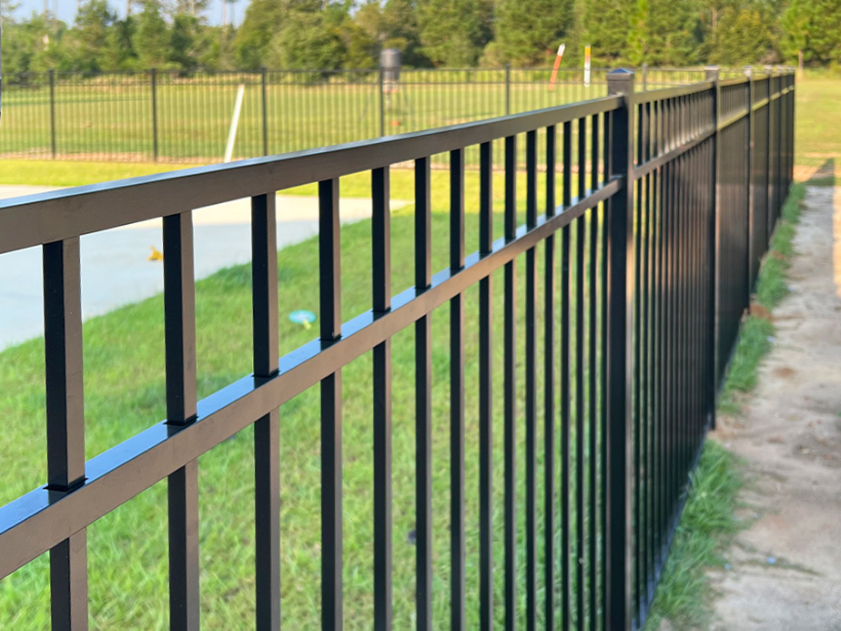 Aluminum fencing benefits in Mobile Alabama