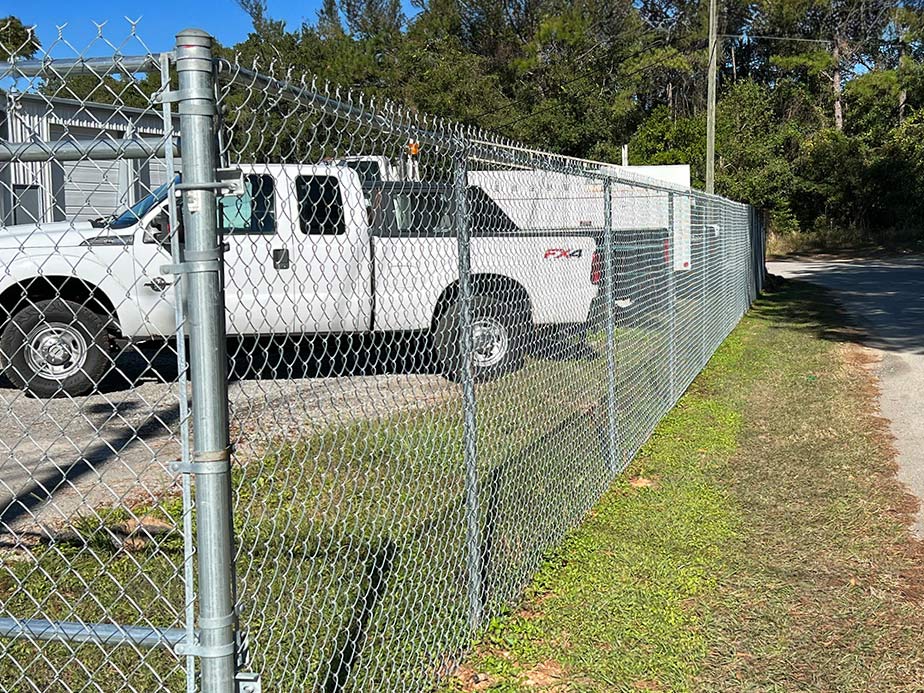 Commercial Chain Link fence contractor in the Mobile Alabama area.