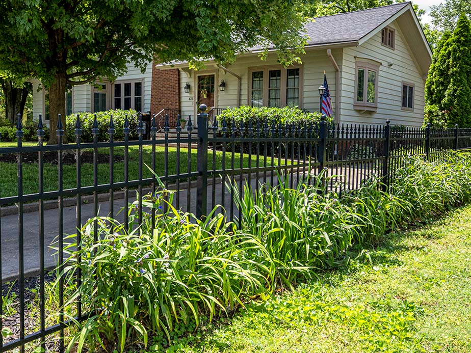 Mobile Alabama Wrought Iron fence installation for the Mobile Alabama area.