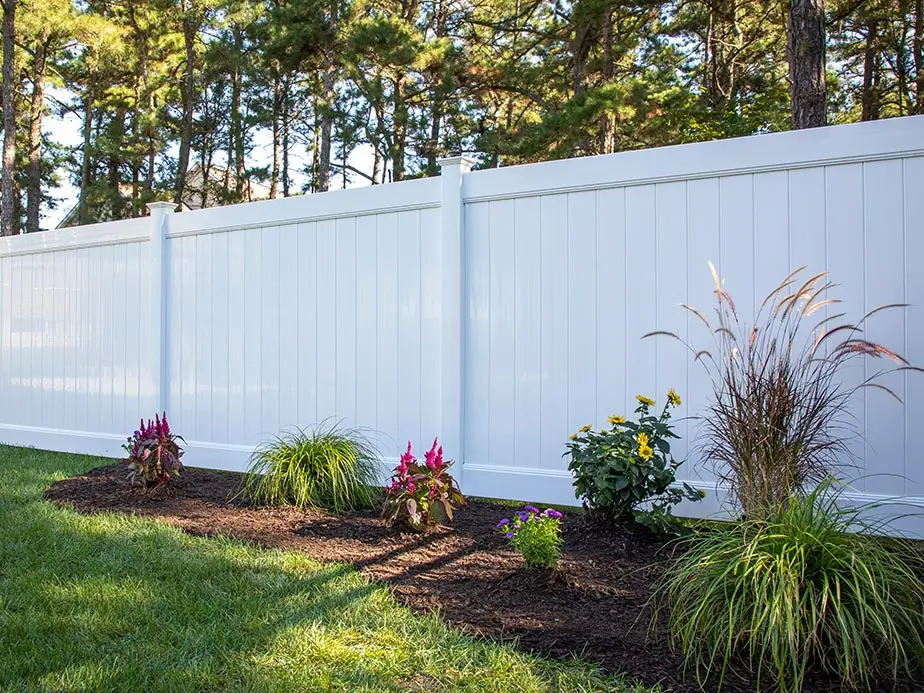 Mobile Alabama Vinyl fence company in the Mobile Alabama area.