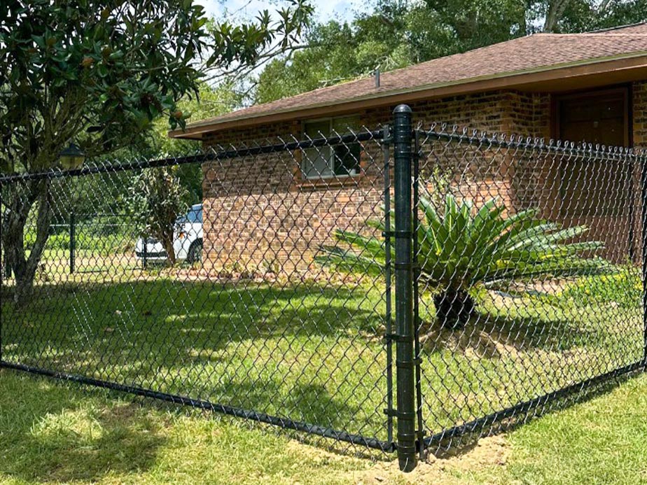 Residential Chain Link fence contractor in the Mobile Alabama area.