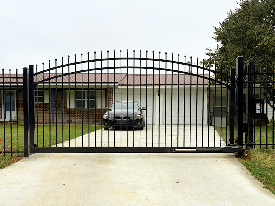 Estate gate options in the Mobile Alabama area.