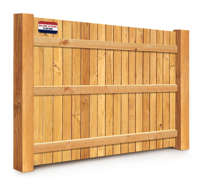 Wood fence features popular with Mobile Alabama homeowners