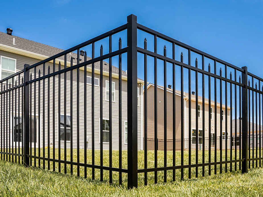 Aluminum fence company in Mobile Alabama